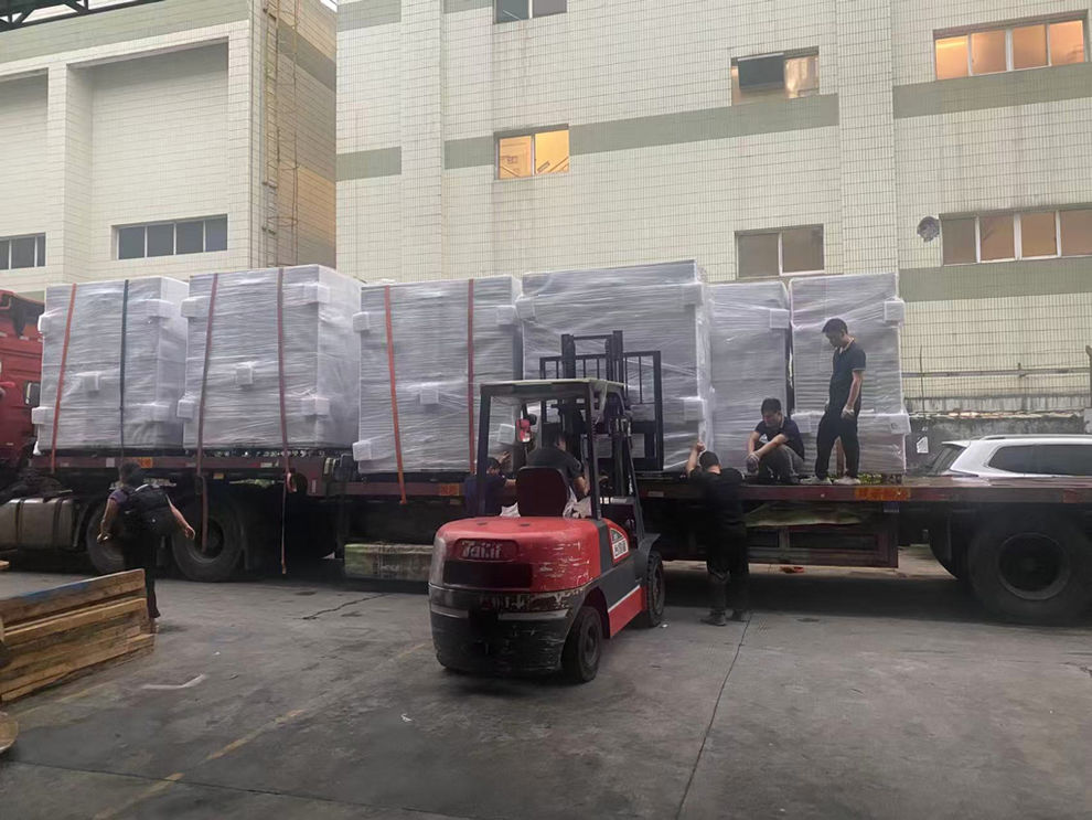 Environmental Test Chambers 